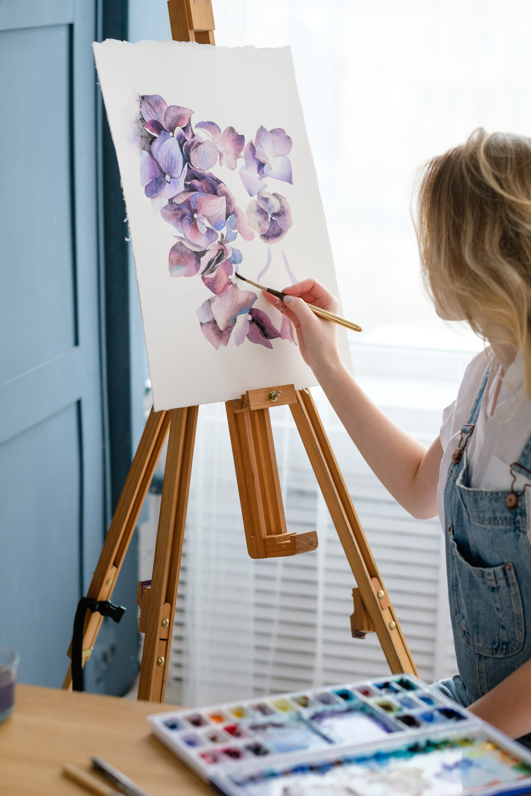 art therapy painting class watercolor woman draw